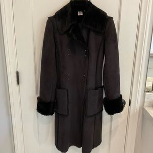 Elegant Black Fur-Trimmed Women's Coat